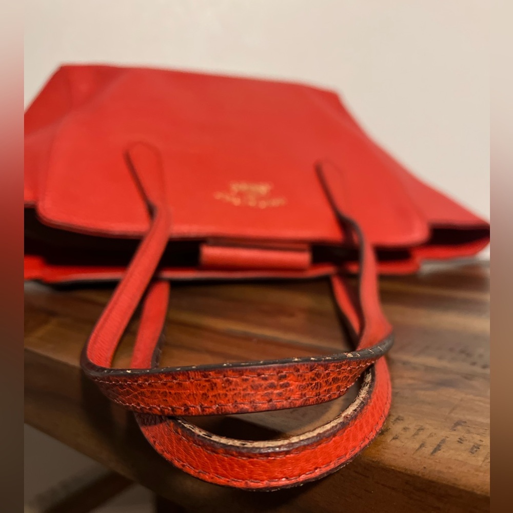 Gucci Leather Swing Tote Red vintage and was loved but in great condition. - Picture 6 of 12